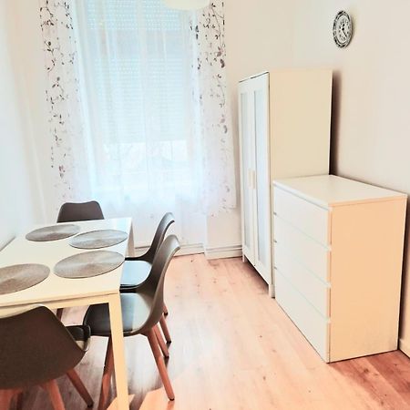 Family Studio Apartment For 4 Берлин Экстерьер фото