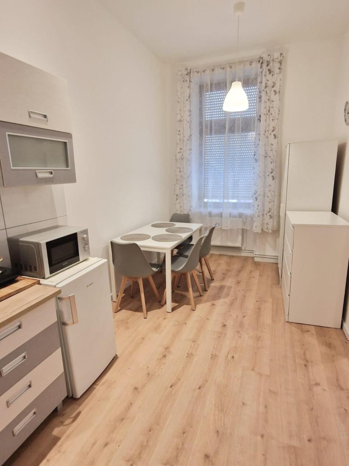 Family Studio Apartment For 4 Берлин Экстерьер фото