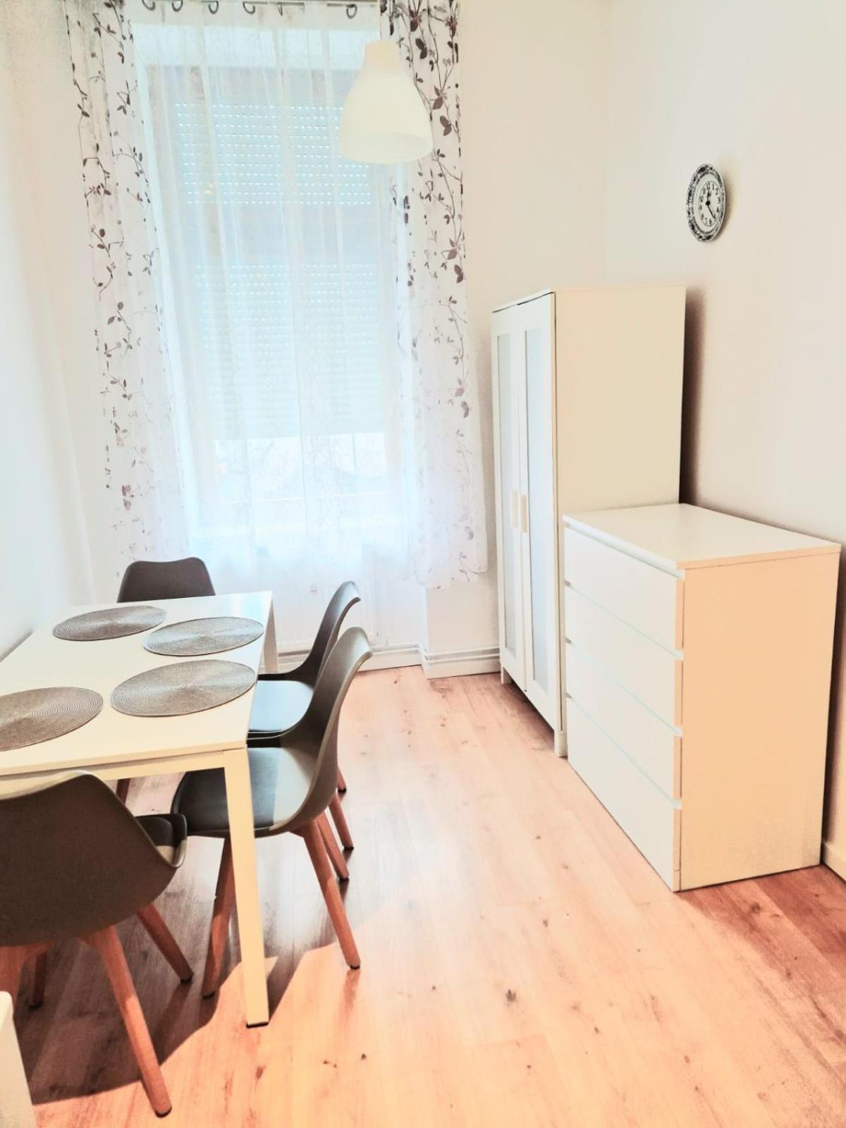 Family Studio Apartment For 4 Берлин Экстерьер фото