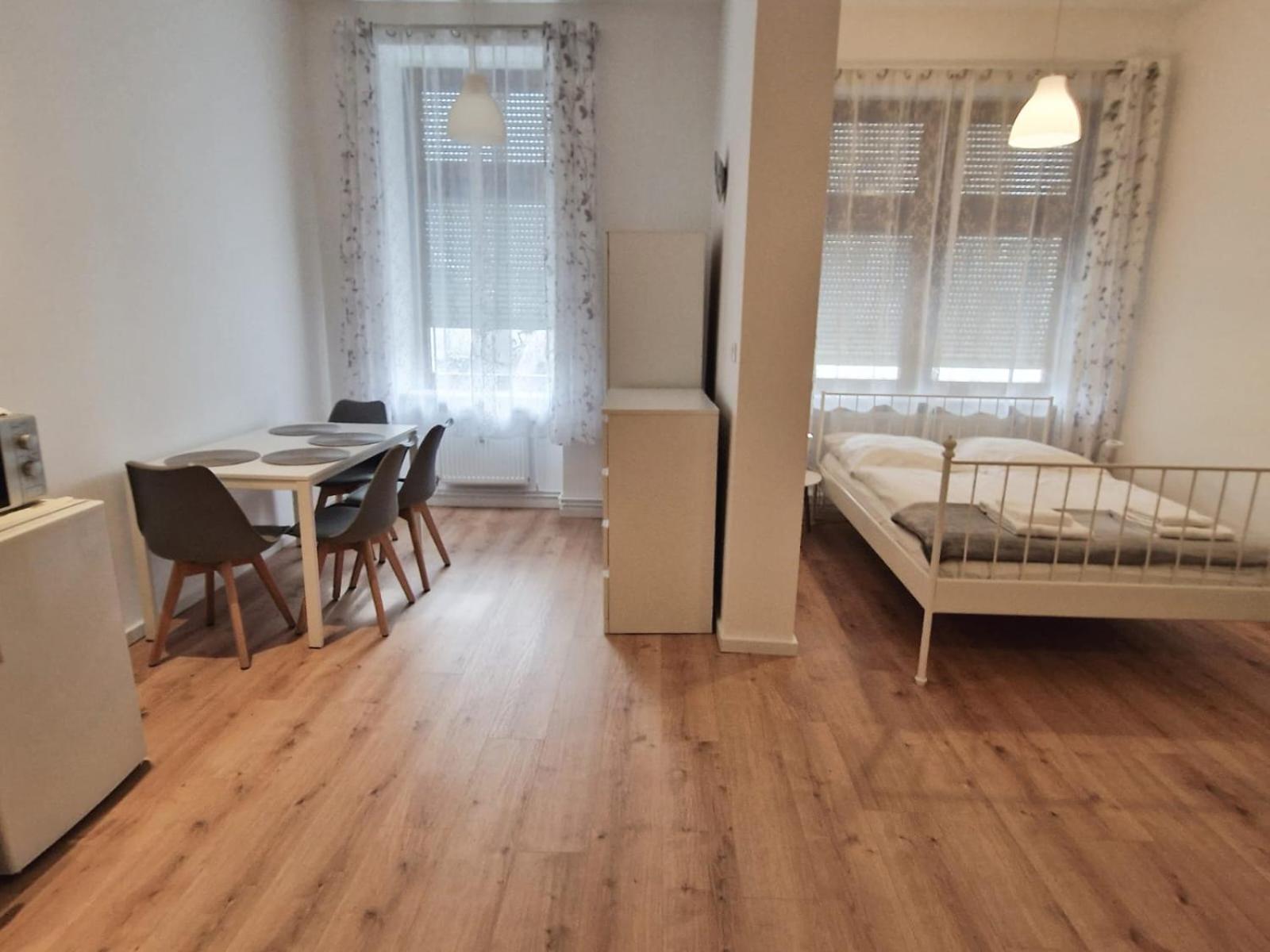 Family Studio Apartment For 4 Берлин Экстерьер фото