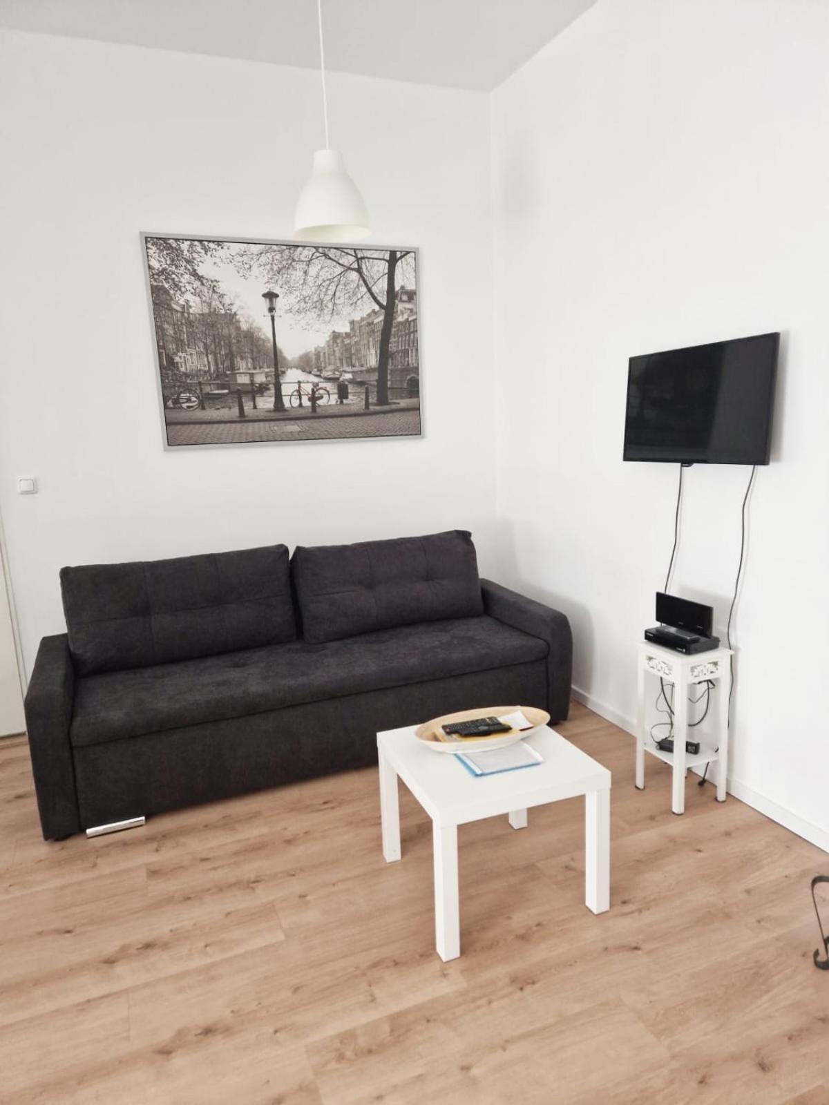 Family Studio Apartment For 4 Берлин Экстерьер фото