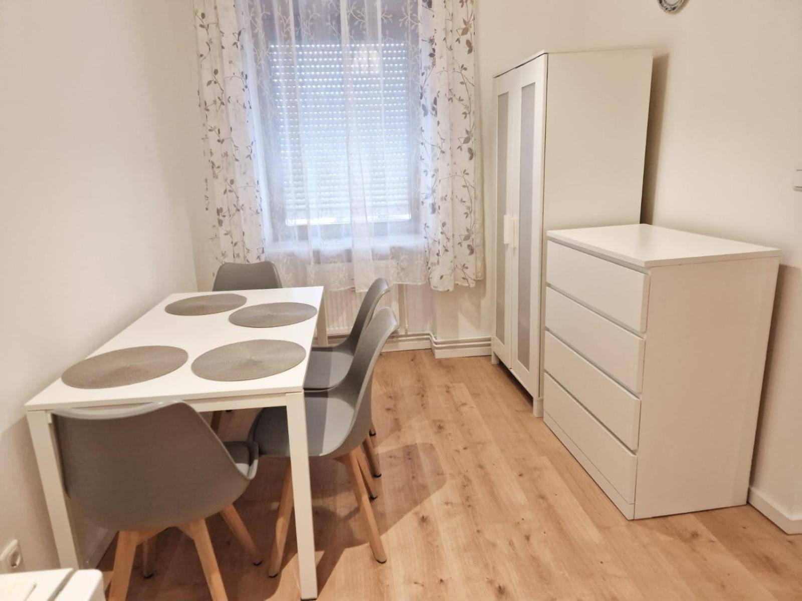 Family Studio Apartment For 4 Берлин Экстерьер фото