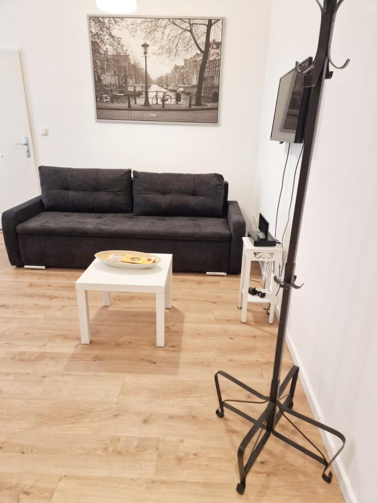 Family Studio Apartment For 4 Берлин Экстерьер фото