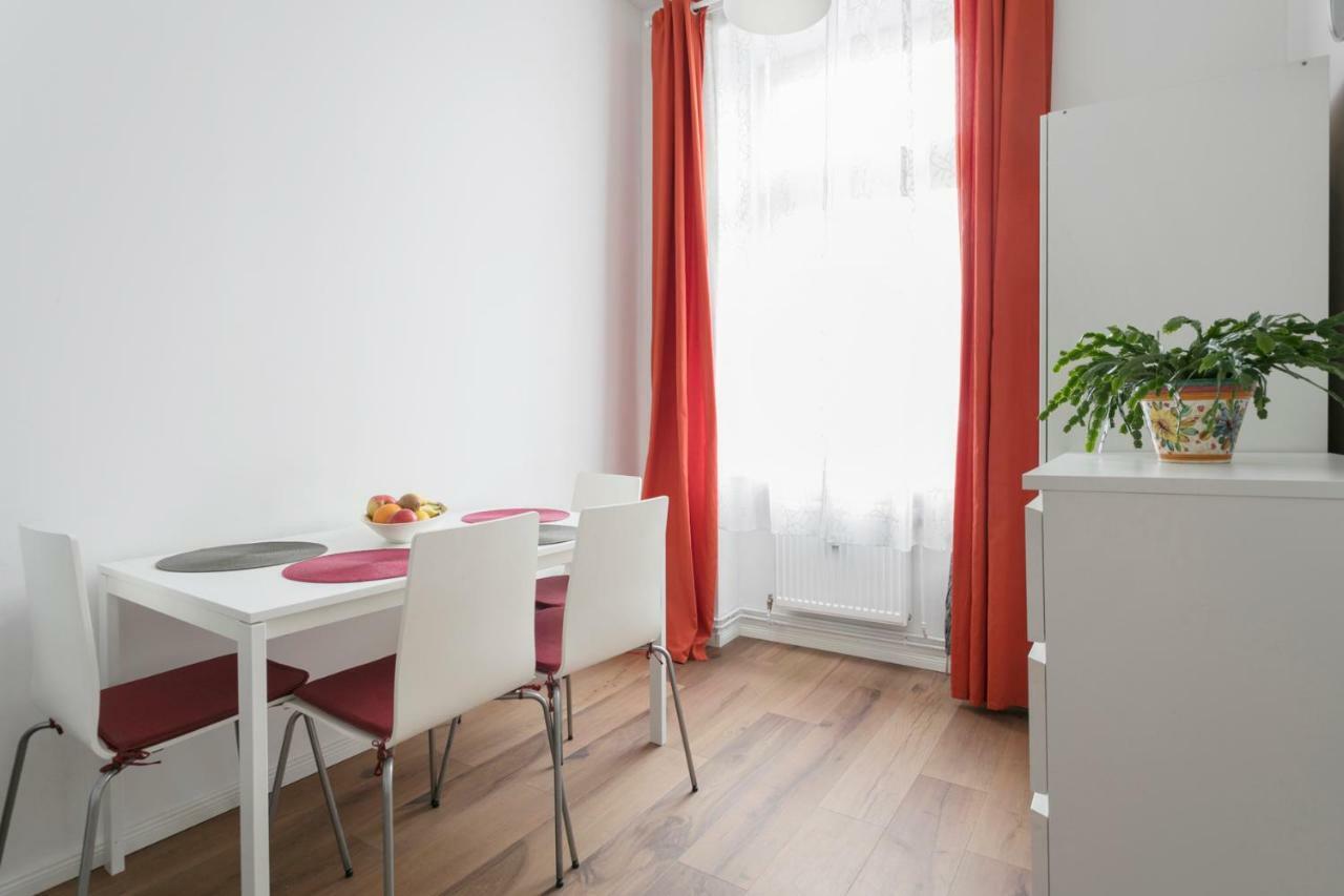 Family Studio Apartment For 4 Берлин Экстерьер фото
